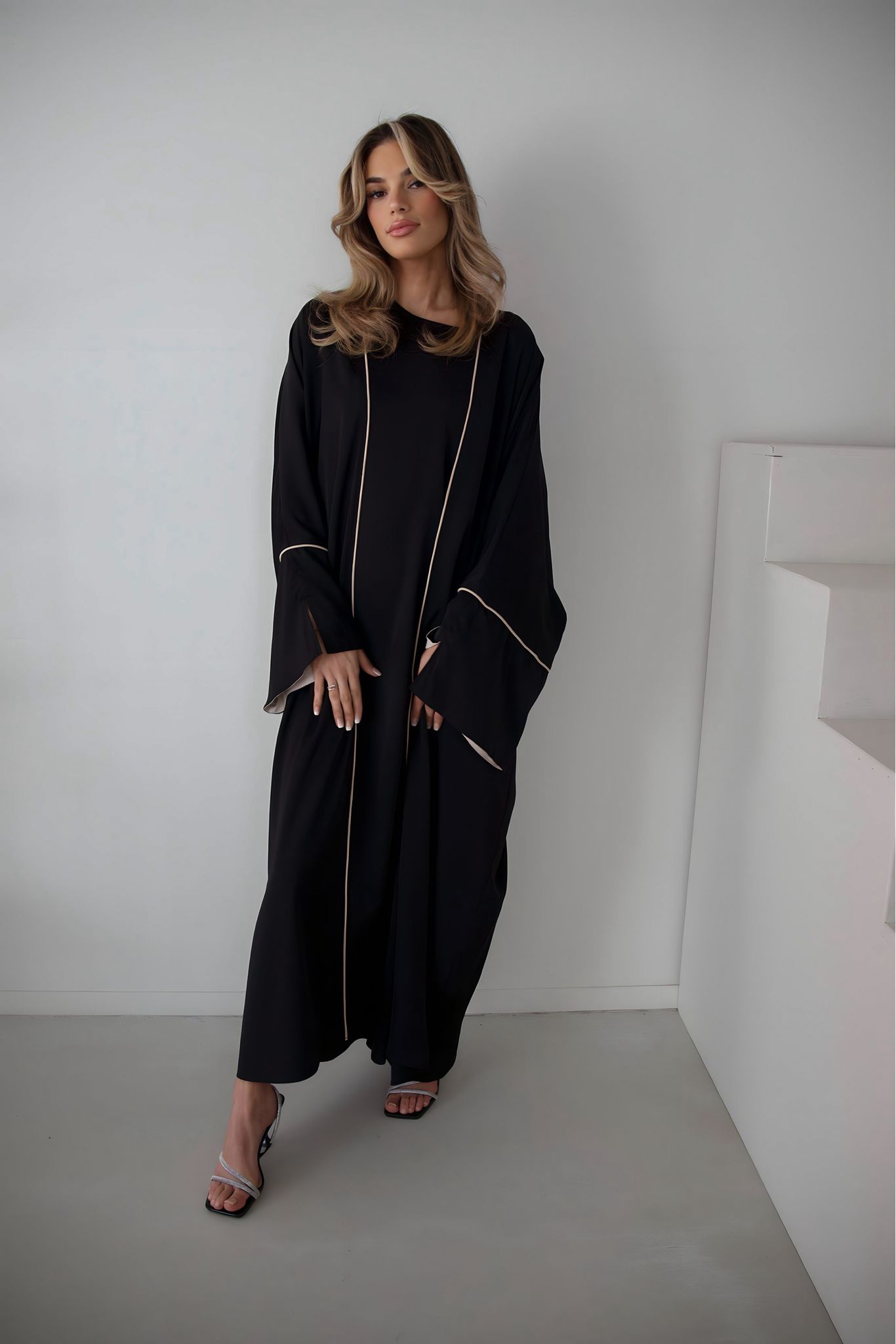 Two toned abaya set black/beige